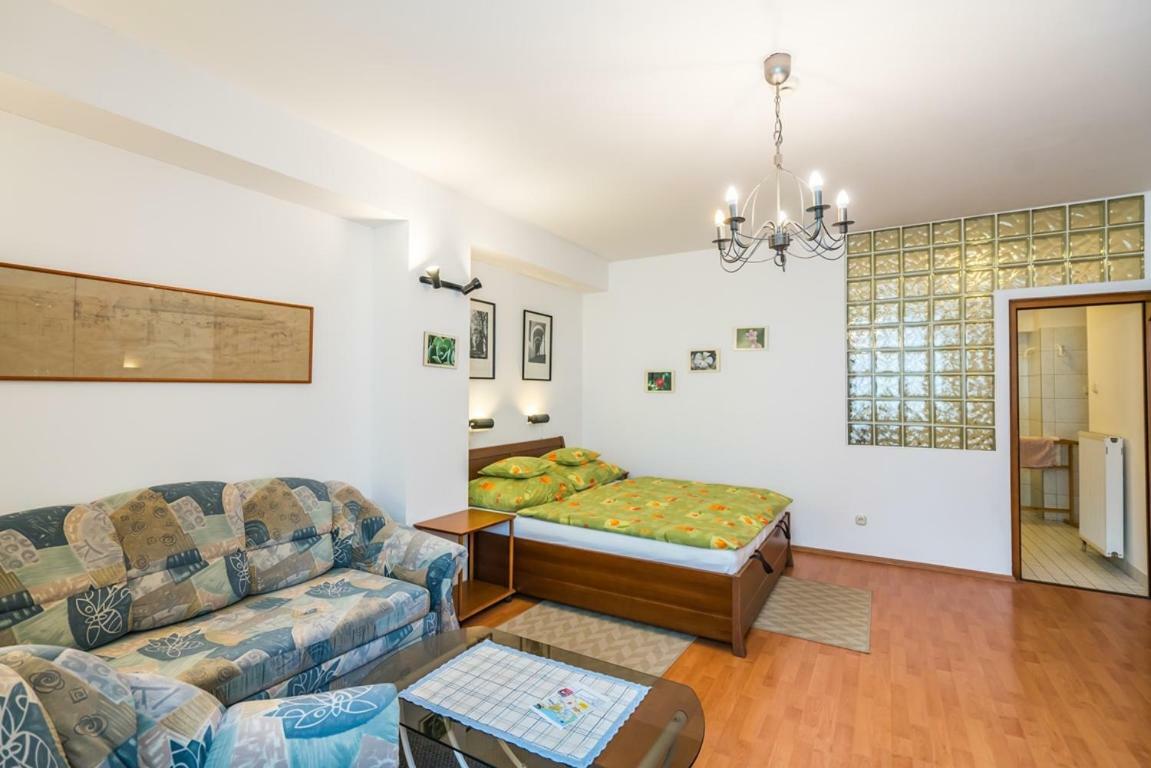 Szent Kristof Panzio Hotel Esztergom Ngoại thất bức ảnh