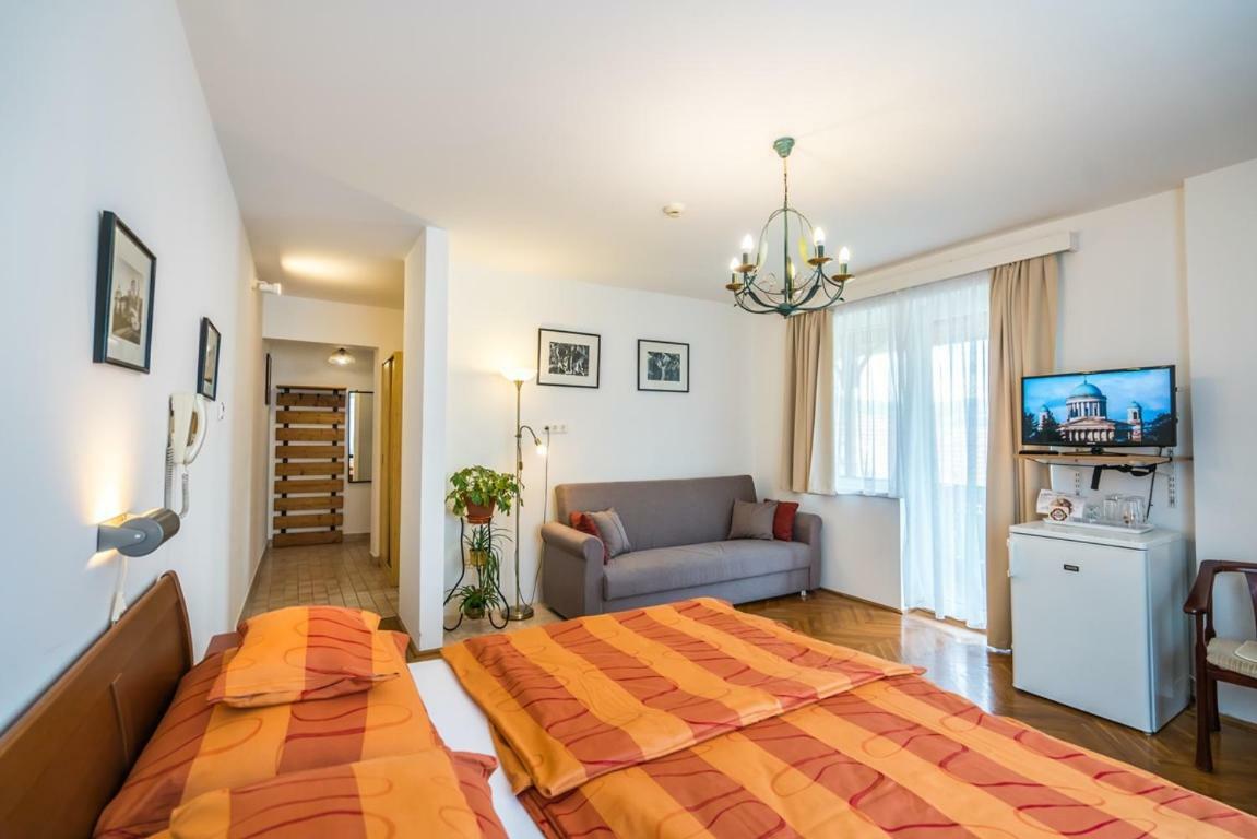 Szent Kristof Panzio Hotel Esztergom Ngoại thất bức ảnh